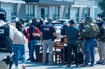 Una redada de ICE en el almacén de Glenn Valley Foods resultó en el arresto de 70 empleados