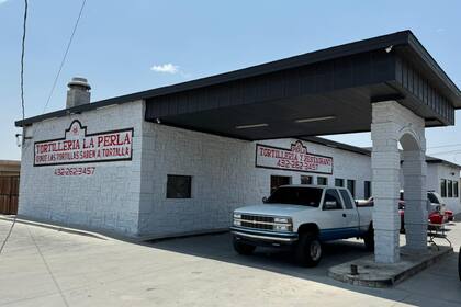 Una redada en la tortillería 'La Perla' tuvo un saldo de 13 detenidos