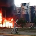 Feroz incendio en una refinería del Parque Industrial de Pilar