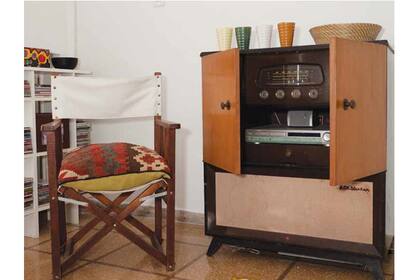 Una reliquia. La antigua radio familiar es hoy un elemento decorativo único para cualquier ambiente, sea cual sea su estilo (moderno, clásico, campestre, etc.)