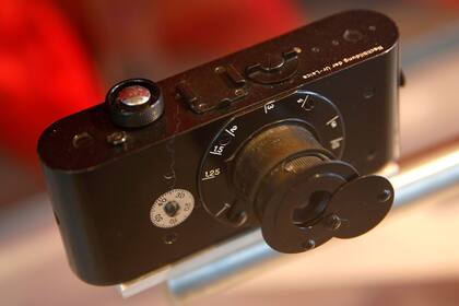 Una réplica de la primera cámara Leica