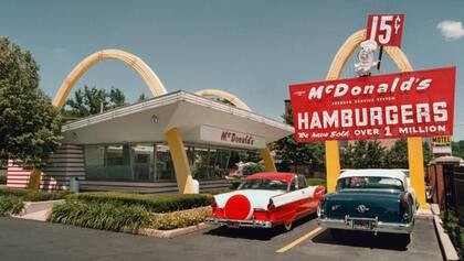 Una réplica de la primera franquicia que Ray Kroc abrió en 1955 en Des Plaines, Illinois, que ahora tiene más de 4.300 locales en todo el mundo