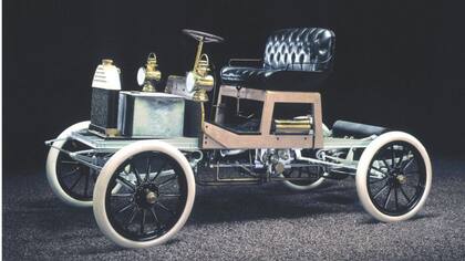 Una réplica del modelo Buick Runabout, de 1904.