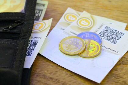 Una representación física de Bitcoin, que atrajo el interés de la comunidad on line, con los gemelos Winklevoss como uno de los inversores de un sitio basado en la plataforma de la moneda electrónica