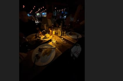 Una reserva en el exclusivo Roldán en un día en el que Novelli estaba eufórico por los negocios que se le abrían; la foto en el restaurant surge del peritaje judicial a su teléfono