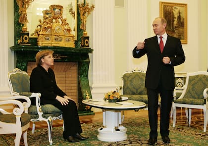 Una reunión entre Putin y Merkel en enero de 2006, en Moscú