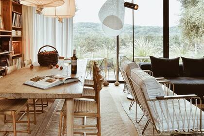 Una sala de la llamada Casa Maestra, el casco del hotel en el que hay cuatro habitaciones exclusivamente para adultos y que los propietarios califican como "una burbuja de tranquilidad".