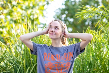 Una salida de amigos derivó en un romance, familia y pronto casamiento para Julieta Nair Calvo