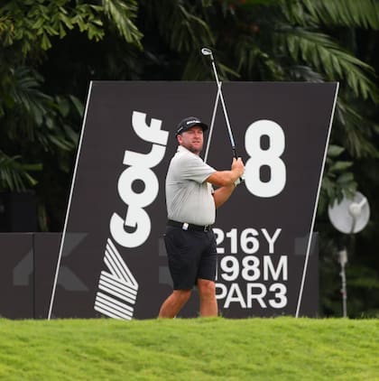 Una salida de McDowell durante uno de los torneos del LIV