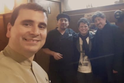 Una selfie para recordar cuando fueron Darío Lopilato y el actor "Huevo"