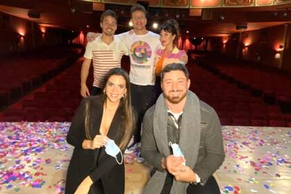 Belu Lucius y Javier Ortega Desio fueron a ver “Una semana nada más”