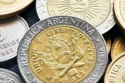 Una serie de monedas de un peso argentino es muy demandada en sitios de subastas y ventas online por un error de impresión