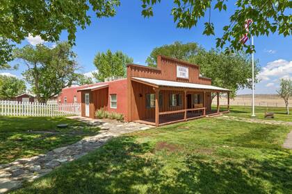 Una simpática construcción que recrea un clásico negocio de "ramos generales" del antiguo oeste. (foto: realtor.com)