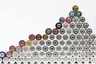 Cómo las baterías de zinc buscan resolver los problemas de almacenar energía