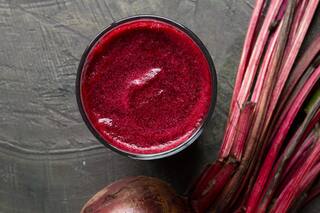 El jugo que mejora la presión sanguínea y es bueno para la salud del cerebro y la concentración