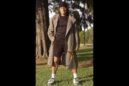 Una tarde con Guillermo Vilas. Fotografía de Maximiliano Vernazza, parte de la muestra Argentinos 1995-2025