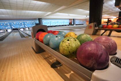 Una tarde de bowling es diversión asegurada para toda la familia