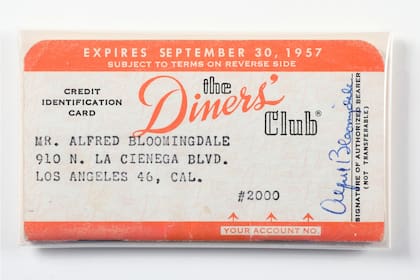 Una tarjeta Diners previa al uso de la banda magnética