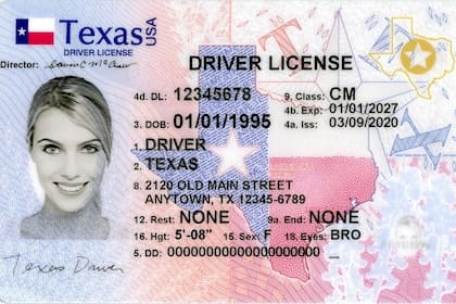Una tarjeta Real ID de Texas se distingue por la estrella en el círculo dorado