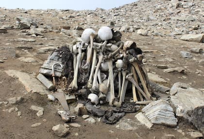 Una teoría popular es que los restos pertenecían a un grupo de personas que realizó una peregrinación