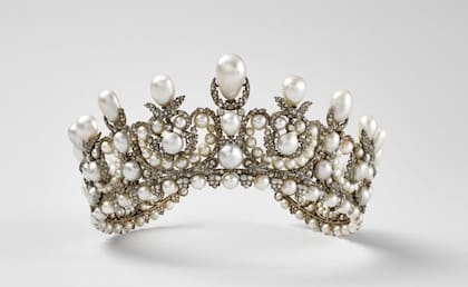 Una tiara que perteneció a la emperatriz Eugenia, esposa de Napoleón III, fue robada.
