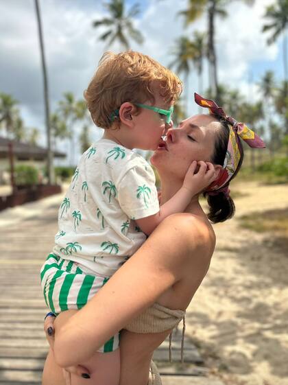 Una tierna postal entre madre e hijo.