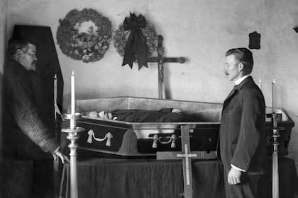 Una toma de Fernando Paillet de A.R (posiblemente Antonio Reinhard) en Esperanza, ca. 1904.