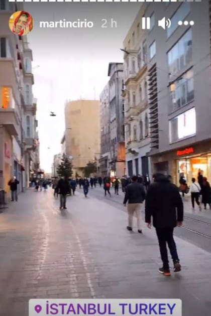 Una toma de una de las calles peatonales de Estambul, grabada por La Faraona