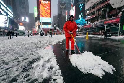 Una tormenta invernal atraviesa Nueva York (AP Foto/Richard Drew)