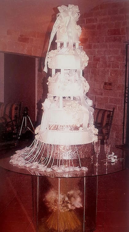 Una torta de bodas digna de la ocasión: Cristian Castro y Gabriela Bo supieron hacer un casamiento memorable