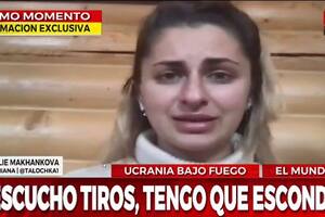 Una joven ucraniana brindaba una entrevista a un canal argentino cuando tuvo que refugiarse de los bombardeos