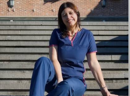 Una vez afuera de la clínica Aldana continuó la terapia con su psicóloga y con las visitas a su psiquiatra que con el tiempo le fue bajando la medicación y luego de tres años ya no necesitó ingerir más psicofármacos.