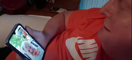 Una vez confirmado su parentesco, ambos mantuvieron una contaste comunicación a través de FaceTime; ahora se preparan para verse por primera vez en persona