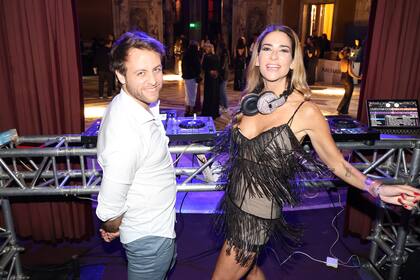 Una vez finalizado el desfile, los invitados disfrutaron de una gran fiesta musicalizada por los Dj Puli Demaria y Choppe Dávila