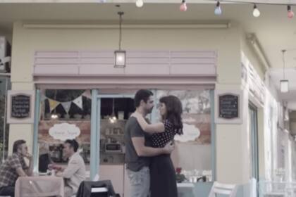 "Una vez más, volver a elegirme y hacerme brillar", reza parte de la canción de 2015 (Foto: Captura de video)