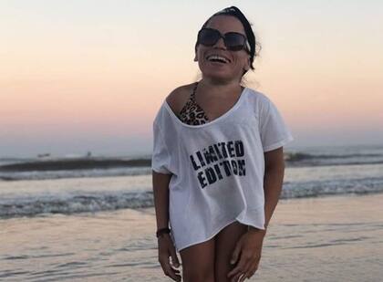 Una vez que se recibió de locutora comenzó a trabajar como columnista de radio (actualmente participa en dos programas de emisión semanal).