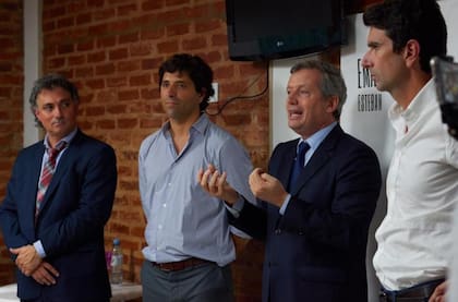 Una vieja postal de Sebastián Pareja y Emilio Monzó