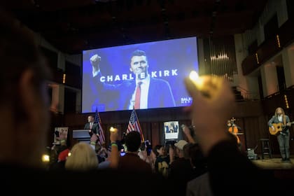 Una vigilia conmemorativa y de oración por Charlie Kirk