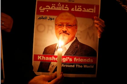 Una vigilia por el periodista Jamal Khashoggi ante el consulado de Arabia Saudí en Estambul en octubre de 2018