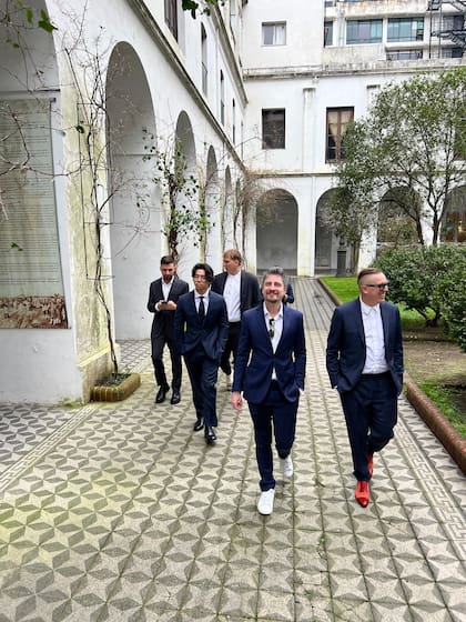 Una visita a Buenos Aires de Hayden Davis, de la que participan Mauricio Novelli, Terrones Godoy y otros emprendedores, como Bartosz Lipinsk, de Cube Exchange (en primera fila)