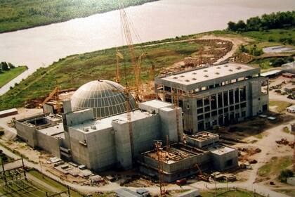 Una vista de Atucha II en construcción
