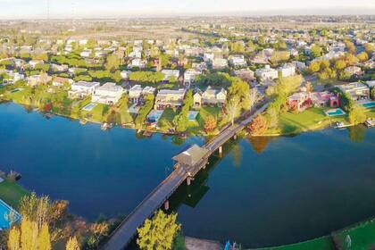 Una vista aérea de Santa Bárbara, su casa de fin de semana