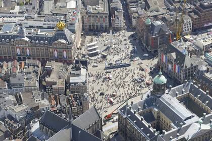 Una vista aérea del Dam; mañana estará repleta