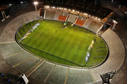 Una vista aérea del estadio de Mar del Plata, durante Aldosivi-Racing, que se jugó sin público. Fue durante el último fin de semana en que hubo fútbol en Argentina