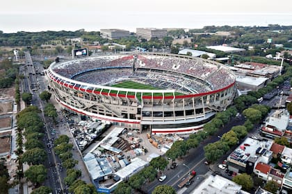 Una vista de drone del estadio Monumental en la previa del partido