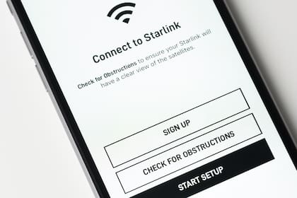Starlink se inscribió en la Argentina en 2022, pero recién este año llegará el servicio al territorio, según está estimado