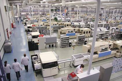 Una vista de la línea de producción de Nokia en la ciudad finlandesa de Salo