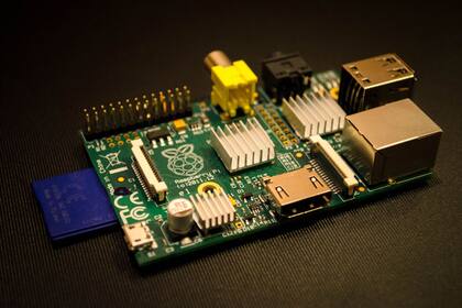 Una vista de la microcomputadora Raspberry Pi, creada para fomentar la programación directa de dispositivos en el sistema educativo de Reino Unido
