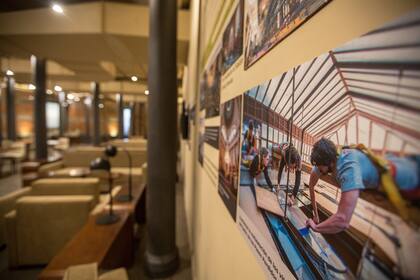 Una vista de la obra, inaugurada el 1° de marzo, con sillones y televisores led