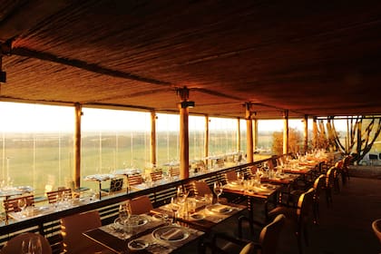 Una vista del atardecer desde el restaurante del hotel La Locanda